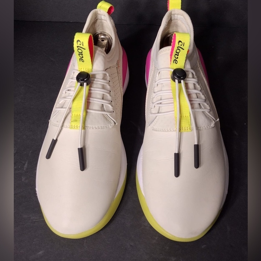 Clave Love  women Cream and Pink Shoes size 8 pre owned Exellent condition